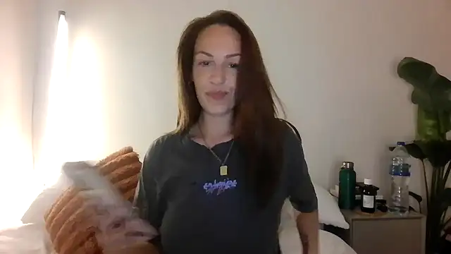 Snapshot of Edenfox- chatting on March 7, 11:35 pm Edenfox- online show from March 7, 11:35 pm