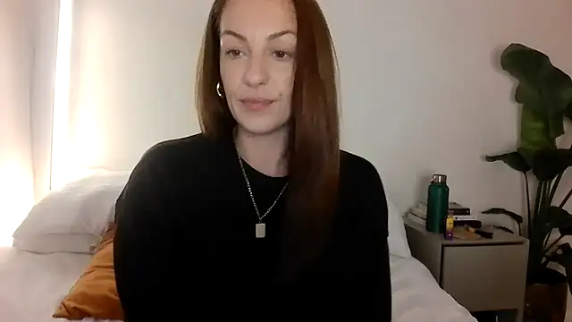 Snapshot of Edenfox- chatting on March 8, 4:44 pm Edenfox- online show from March 8, 4:44 pm