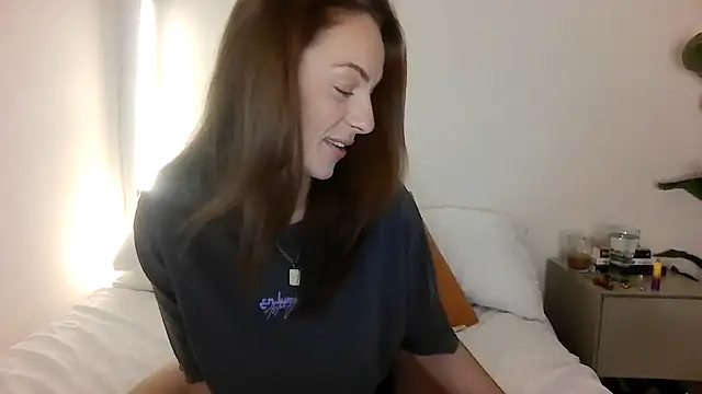 Snapshot of Edenfox- chatting on March 15, 10:27 pm Edenfox- online show from March 15, 10:27 pm