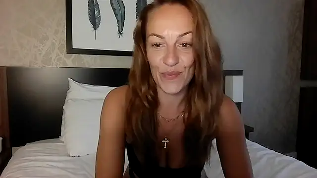 Snapshot of Edenfox- chatting on May 31, 6:09 pm Edenfox- online show from May 31, 6:09 pm