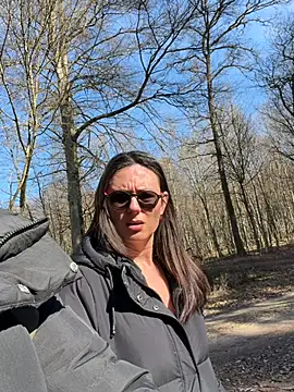 Snapshot of AvaFlowers6 chatting on March 20, 9:47 am AvaFlowers6 online show from March 20, 9:47 am