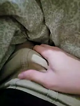 Snapshot of skiciyunis chatting on October 15, 9:04 pm skiciyunis online show from October 15, 9:04 pm