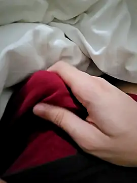 Snapshot of skiciyunis chatting on October 20, 9:59 pm skiciyunis online show from October 20, 9:59 pm