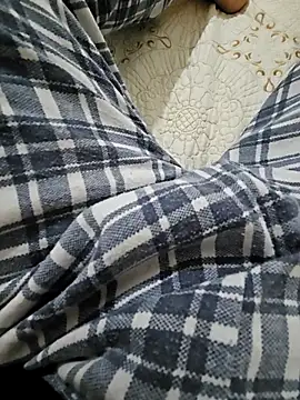 Snapshot of skiciyunis chatting on February 15, 5:09 pm skiciyunis online show from February 15, 5:09 pm