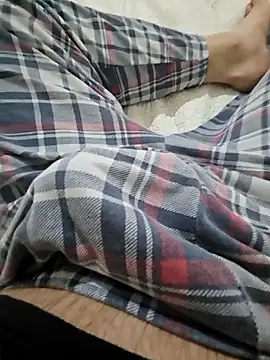 Snapshot of skiciyunis chatting on February 22, 2:15 pm skiciyunis online show from February 22, 2:15 pm