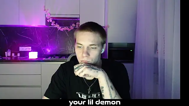 Snapshot of yourlildemon chatting on February 27, 5:57 pm yourlildemon online show from February 27, 5:57 pm