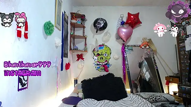 purplekattlyn online show from March 5, 11:05 pm