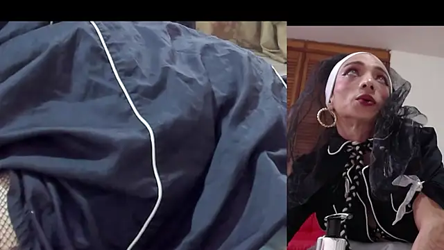 Snapshot of afroditacute15 chatting on October 28, 5:59 pm afroditacute15 online show from October 28, 5:59 pm