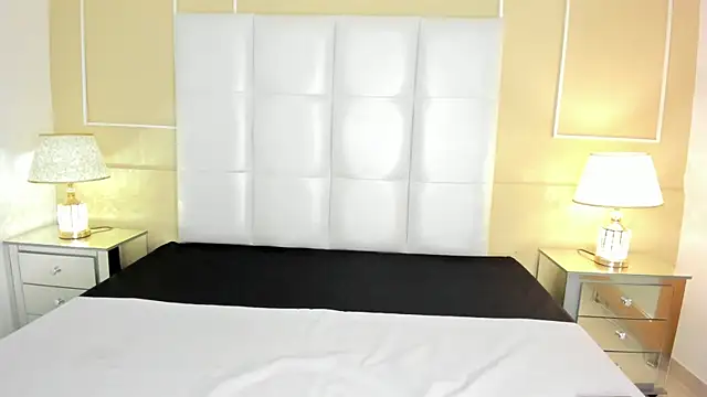 Snapshot of Pariss-Salvatore chatting on March 1, 7:48 pm Pariss-Salvatore online show from March 1, 7:48 pm