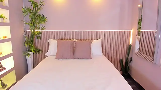 Snapshot of GeorginaReyes chatting on March 19, 10:47 pm GeorginaReyes online show from March 19, 10:47 pm