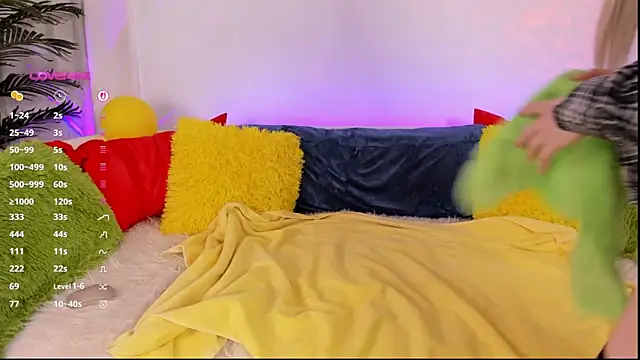 angel claire online show from March 30, 7:15 pm