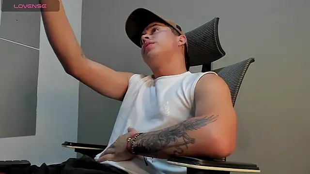 mattiwsmorris  online show from December 2, 10:16 pm