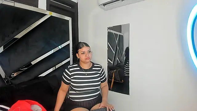 Rubyxht online show from December 14, 12:32 pm