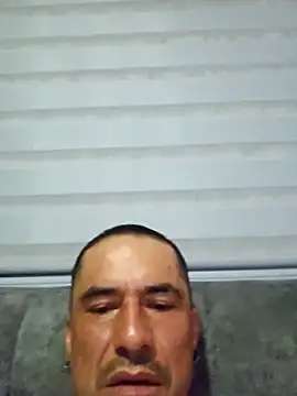 Snapshot of Iuver chatting on December 20, 2:13 pm Iuver online show from December 20, 2:13 pm