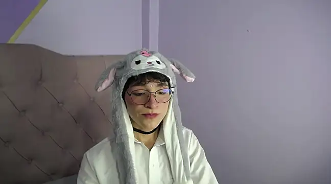 Damiian21  online show from February 26, 1:30 pm