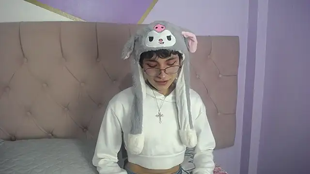 Damiian21  online show from March 6, 1:46 pm
