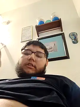 Snapshot of Bigdaddy-Marc chatting on December 13, 11:54 pm Bigdaddy-Marc online show from December 13, 11:54 pm