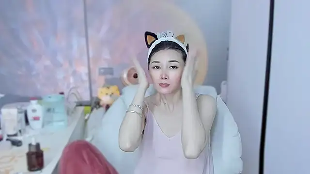 Snapshot of A_dabo chatting on February 25, 2:05 pm A dabo online show from February 25, 2:05 pm