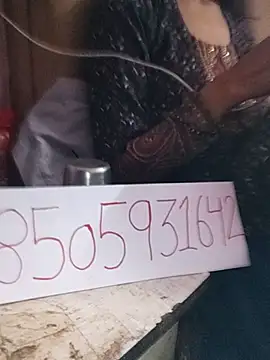 Snapshot of Dolly_b chatting on February 17, 5:10 pm Dolly b online show from February 17, 5:10 pm