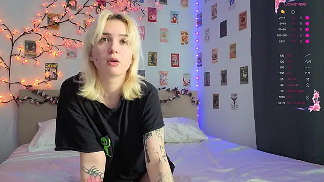 Snapshot of Nasy chatting on February 28, 5:08 am Nasy online show from February 28, 5:08 am