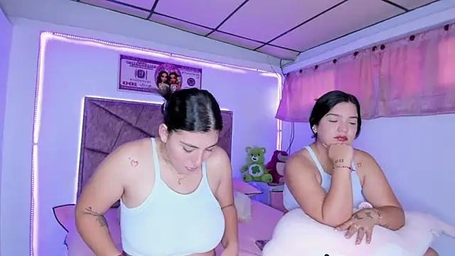 Snapshot of Cristal_Smith20 chatting on September 30, 12:43 pm Cristal Smith20 online show from September 30, 12:43 pm