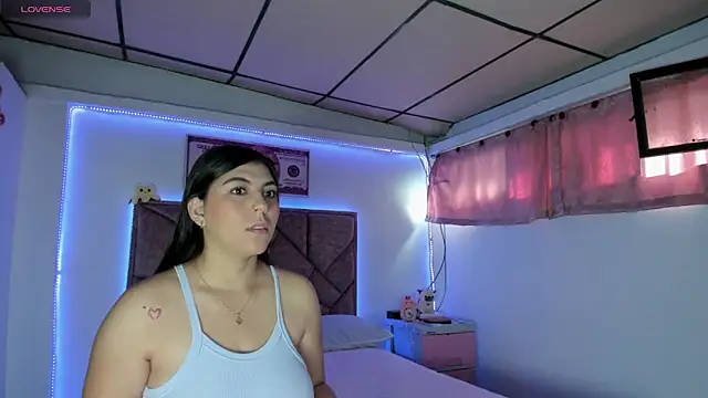 Snapshot of Cristal_Smith20 chatting on November 13, 12:37 pm Cristal Smith20 online show from November 13, 12:37 pm