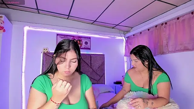 Snapshot of Cristal_Smith20 chatting on November 14, 12:37 pm Cristal Smith20 online show from November 14, 12:37 pm