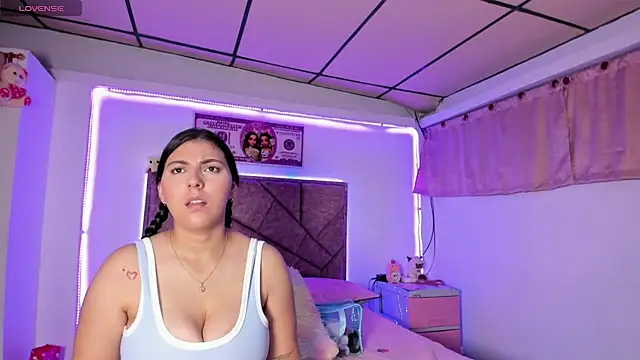 Snapshot of Cristal_Smith20 chatting on November 27, 1:18 am Cristal Smith20 online show from November 27, 1:18 am