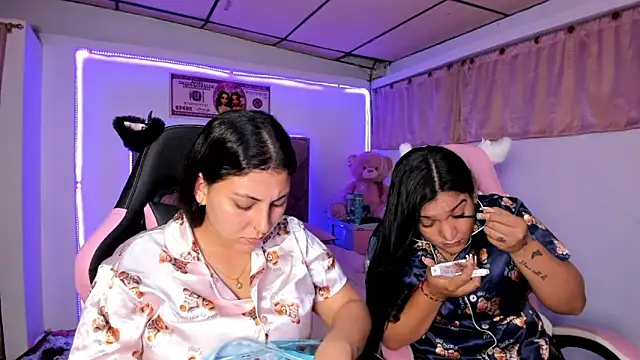 Snapshot of Cristal_Smith20 chatting on March 31, 11:38 pm Cristal Smith20 online show from March 31, 11:38 pm