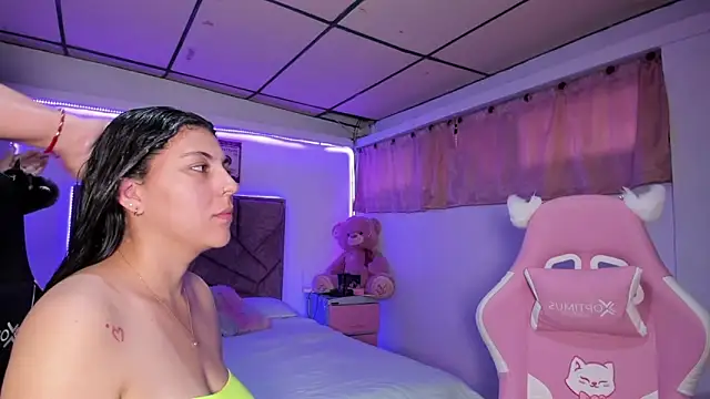 Snapshot of Cristal_Smith20 chatting on April 10, 1:49 pm Cristal Smith20 online show from April 10, 1:49 pm