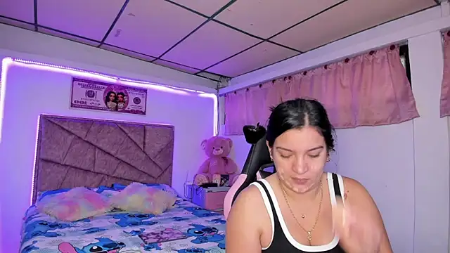 Snapshot of Cristal_Smith20 chatting on April 15, 1:07 pm Cristal Smith20 online show from April 15, 1:07 pm