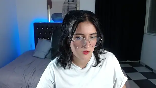 amy royale online show from February 26, 2:04 am