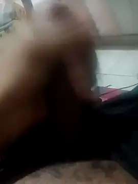 Snapshot of Delavia chatting on February 25, 1:20 am Delavia online show from February 25, 1:20 am