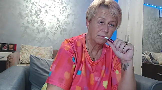 Snapshot of RosesandLillies chatting on January 16, 7:10 pm RosesandLillies online show from January 16, 7:10 pm