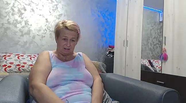 Snapshot of RosesandLillies chatting on January 21, 6:23 pm RosesandLillies online show from January 21, 6:23 pm