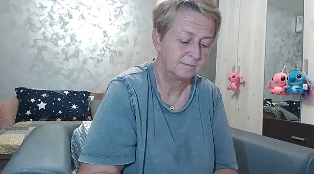 Snapshot of RosesandLillies chatting on March 16, 6:55 pm RosesandLillies online show from March 16, 6:55 pm