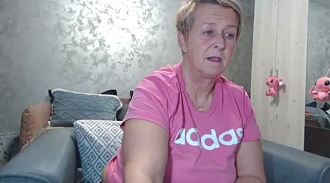 Snapshot of RosesandLillies chatting on March 18, 6:15 pm RosesandLillies online show from March 18, 6:15 pm