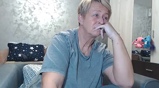 Snapshot of RosesandLillies chatting on March 19, 5:39 pm RosesandLillies online show from March 19, 5:39 pm