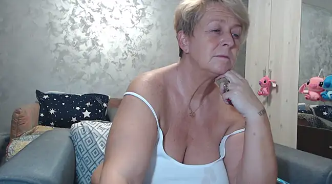 Snapshot of RosesandLillies chatting on March 20, 5:25 pm RosesandLillies online show from March 20, 5:25 pm