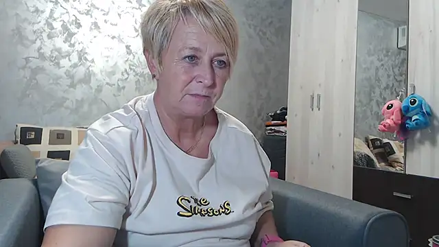 Snapshot of RosesandLillies chatting on October 15, 4:07 pm RosesandLillies online show from October 15, 4:07 pm