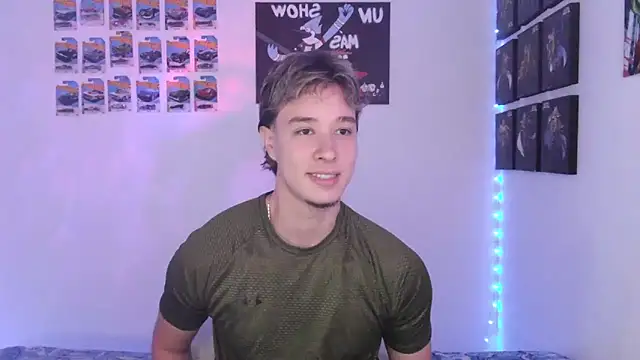 Snapshot of jack_walker190 chatting on November 29, 3:59 pm jack walker190 online show from November 29, 3:59 pm