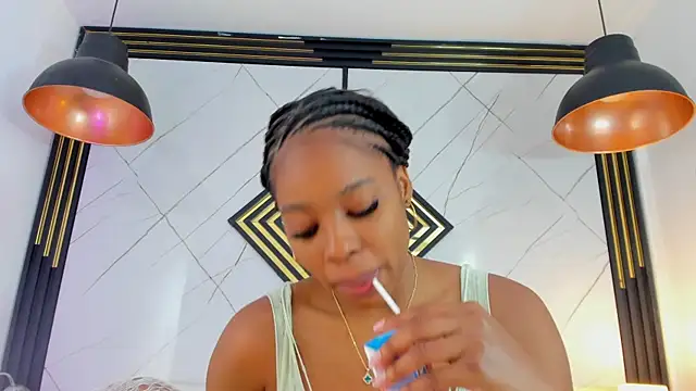 EmilyDiaaz online show from October 17, 12:19 pm