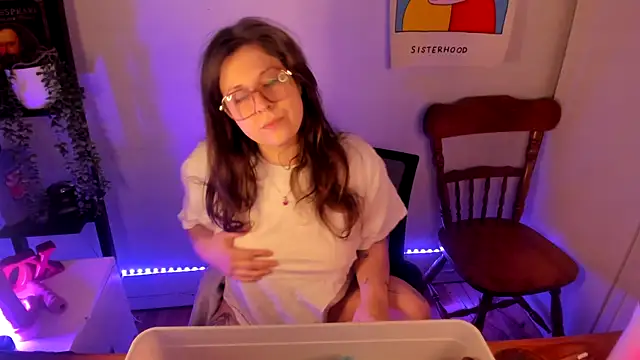 Snapshot of Rosiee69_ chatting on March 22, 2:42 pm Rosiee69 online show from March 22, 2:42 pm