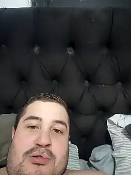 Snapshot of agyme chatting on February 25, 3:42 am agyme online show from February 25, 3:42 am