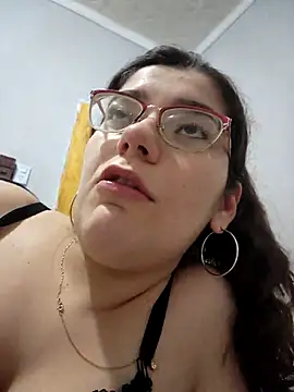 Snapshot of agyme chatting on March 9, 5:33 am agyme online show from March 9, 5:33 am