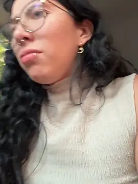 Alice surprise online show from December 13, 8:47 pm