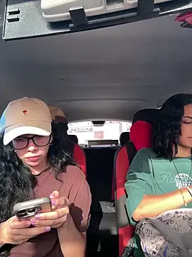 Alice surprise online show from March 20, 9:19 pm