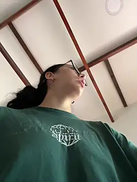 Alice surprise online show from March 27, 2:28 pm