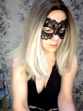 Snapshot of AliniX chatting on November 2, 8:55 pm AliniX online show from November 2, 8:55 pm