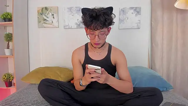 Snapshot of iiangel_ chatting on February 15, 4:42 am iiangel online show from February 15, 4:42 am